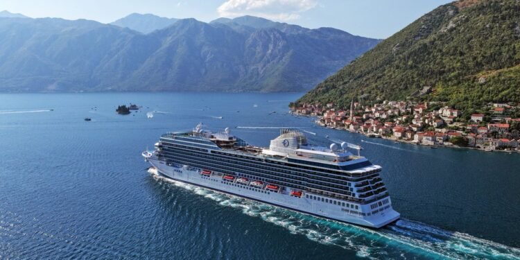 What Cruise Line to Sail on If You're Traveling Solo