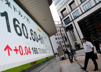 Yen nears weakest in 40 years as BOJ hike fails to stem rout