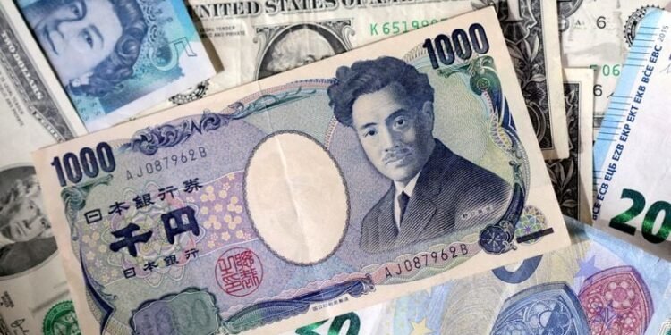 Yen slips to key 160 level as Gulf hostilities boost dollar