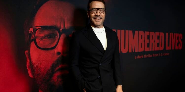 ‘Entourage’ star Jeremy Piven sells modern private retreat in L.A. for a reduced $6.9 million