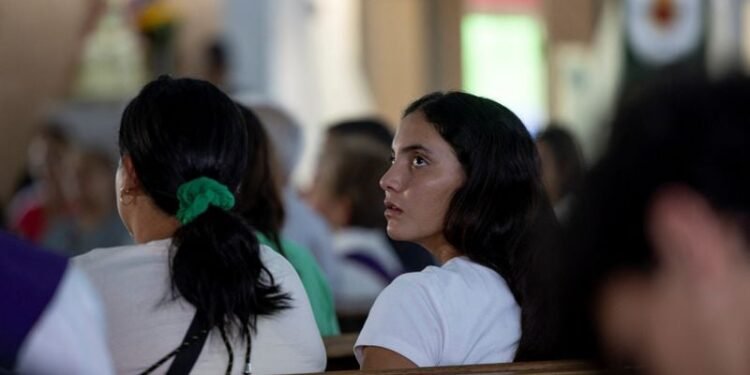 Teen Venezuela quake survivor mourns her ’young forever’ friends