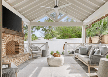 21 Best Charleston Airbnbs, From Colorful Cottages to Historic Homes