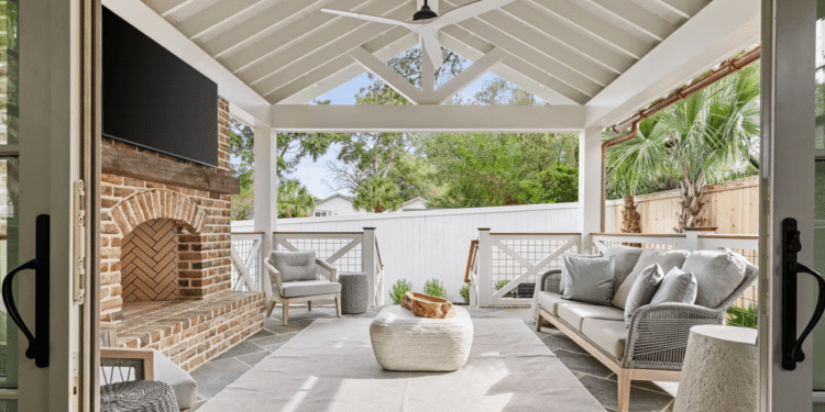21 Best Charleston Airbnbs, From Colorful Cottages to Historic Homes