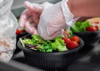 A massive lettuce recall hits home as local restaurants shake up their salad menus