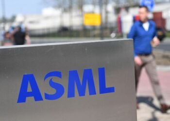 ASML is kicking off tech earnings. Here’s what to expect from Europe’s biggest semiconductor supplier.