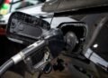 Americans hit road for July 4 despite high gasoline prices