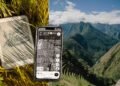 Dumbphones, Smart Glasses, and More Tech Trends That Are Shaping the Way We Travel