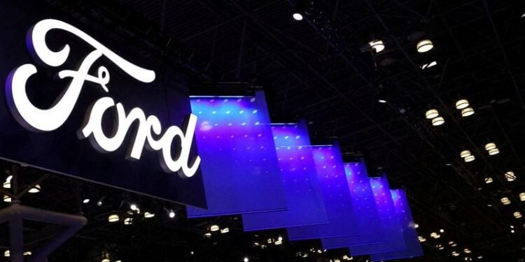 Ford, Canada’s Unifor reach tentative deal on labor contract 