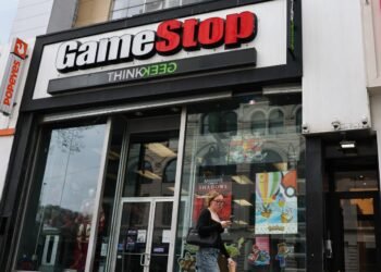 GameStop investors clear the way for a fresh attempt at buying eBay