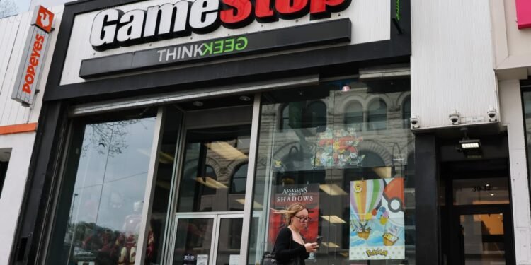 GameStop investors clear the way for a fresh attempt at buying eBay