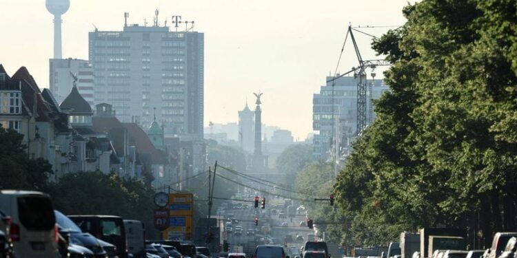 German commercial property financing sentiment plunges, survey shows