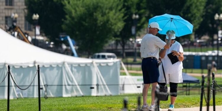 Heat wave disrupts Fourth of July events across eastern US