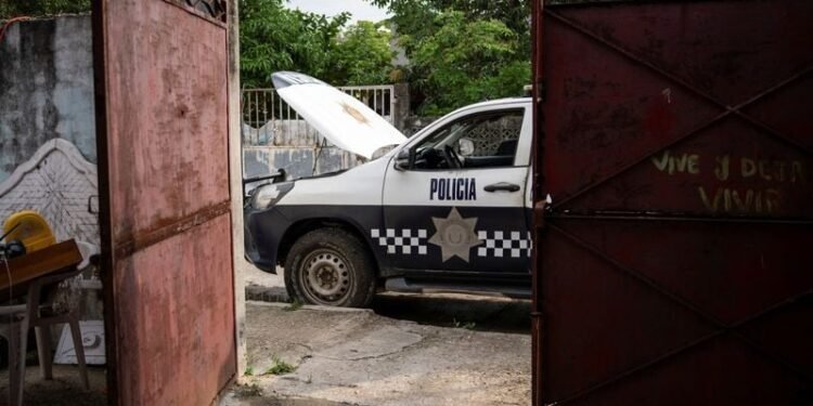 Mexican authorities identify remains of kidnapped journalist, arrest four police officers