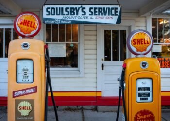On Route 66, a Reluctant American Finds a Renewed Sense of Wonder