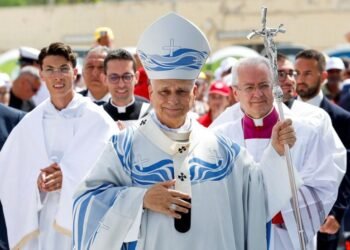 Pope Leo urges US to welcome immigrants in July 4 appeal from Lampedusa