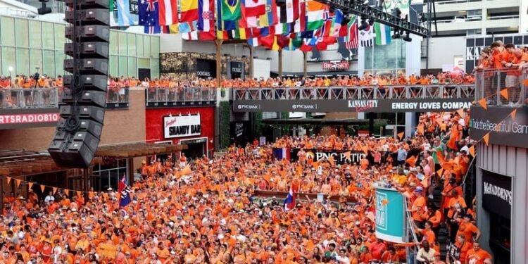 Soccer-From Algerian fervour to Oranje march, World Cup transforms Kansas City