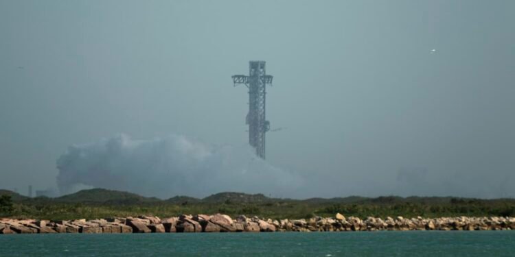 SpaceX postponed a crucial launch — and its stock went on to close below IPO price for second day
