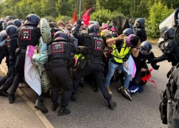 Thousands protest in Germany against far-right AfD