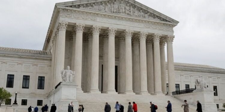 US Supreme Court to hear gun, LGBT, voting rights cases in next term