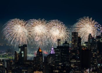 U.S. stock futures rise as Wall Street looks to extend its rally coming off the holiday weekend